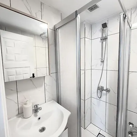 Apartment With An Excellent Location In Taksim Istanbul